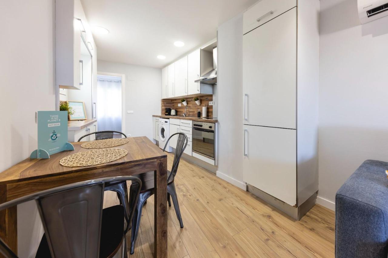 Apartmán Bravissimo Eiximenis, With Beautiful Terrace And Views Girona Exteriér fotografie